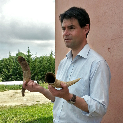 Cédric Lecareaux shows cow horns from Domaine Cigalus in Languedoc-Roussillon